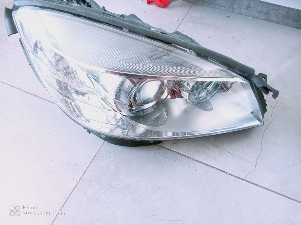 Mercedes c klasa w204 lampa prawa przód Xenon a204.820.3059 Europa