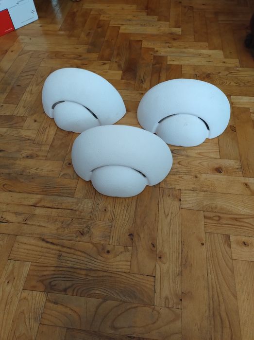 Trzy lampy ścienne zewnetrzne