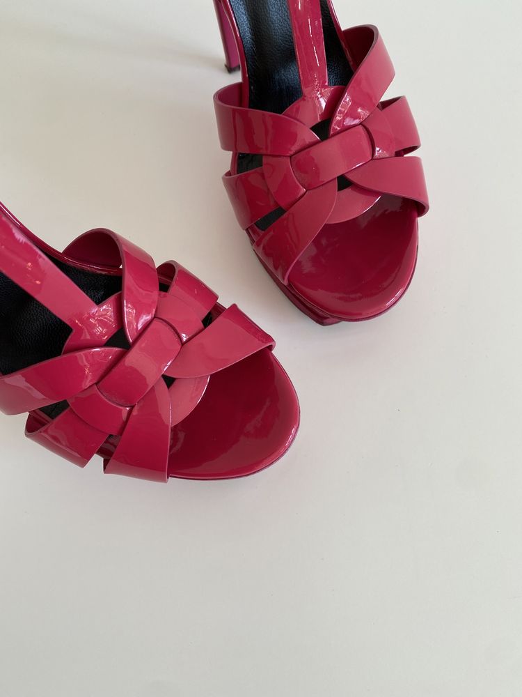 Saint Laurent - sandały na obcasie