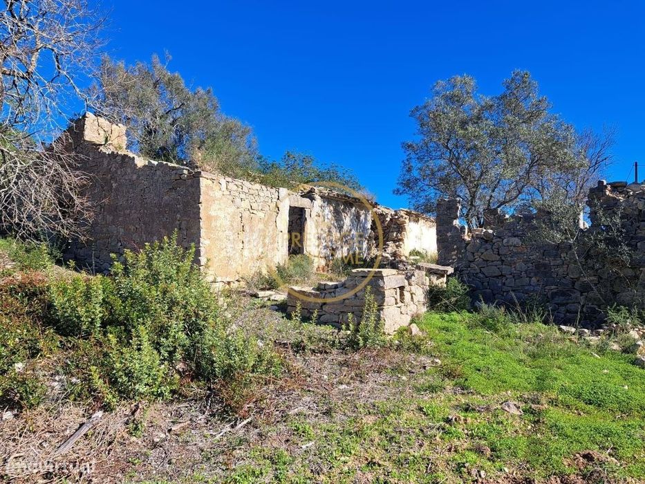 Terreno com ruína - Vista Mar  - 5 min de Loulé