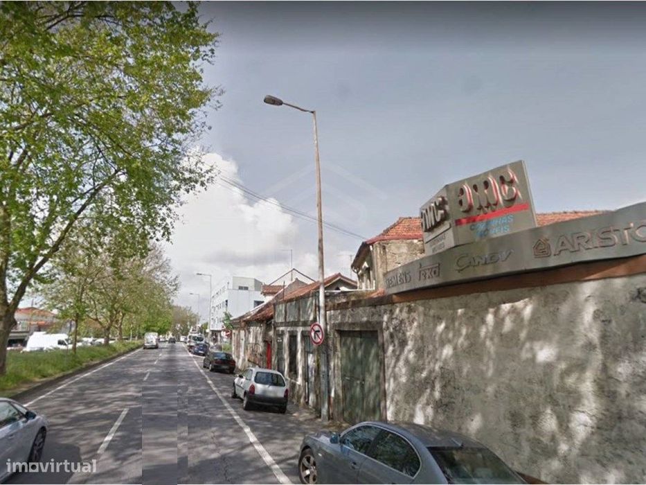 Terreno para Construção a 800 metros do Hospital de São João, Porto