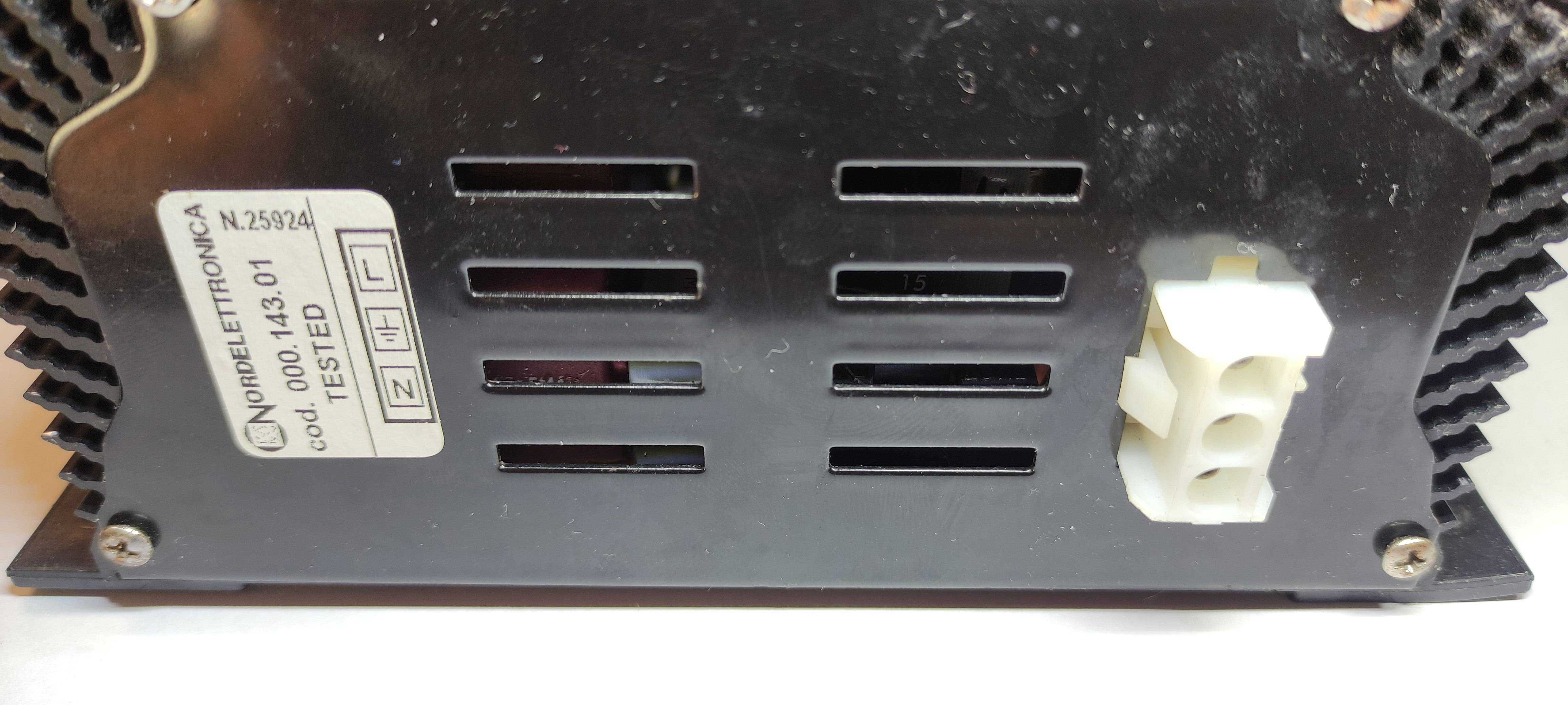 Carregador de Baterias Nordelettronica NE143 12V 15A