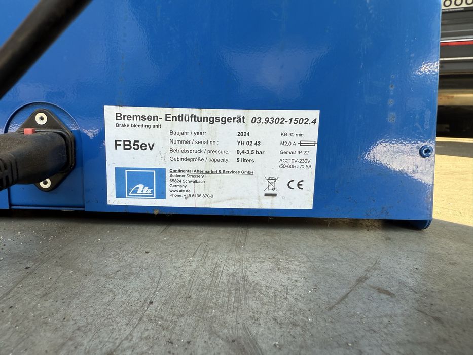 Maszynka do odpowietrzania/ wymiany plynu  hamulcowego ATE