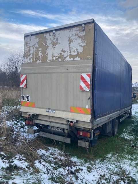 iveco daily 65c17 dostawcze 12 miejsc paletowych z windą