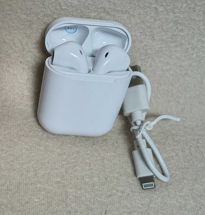 Słuchawki bezprzewodowe dokanałowe TWS i12 białe