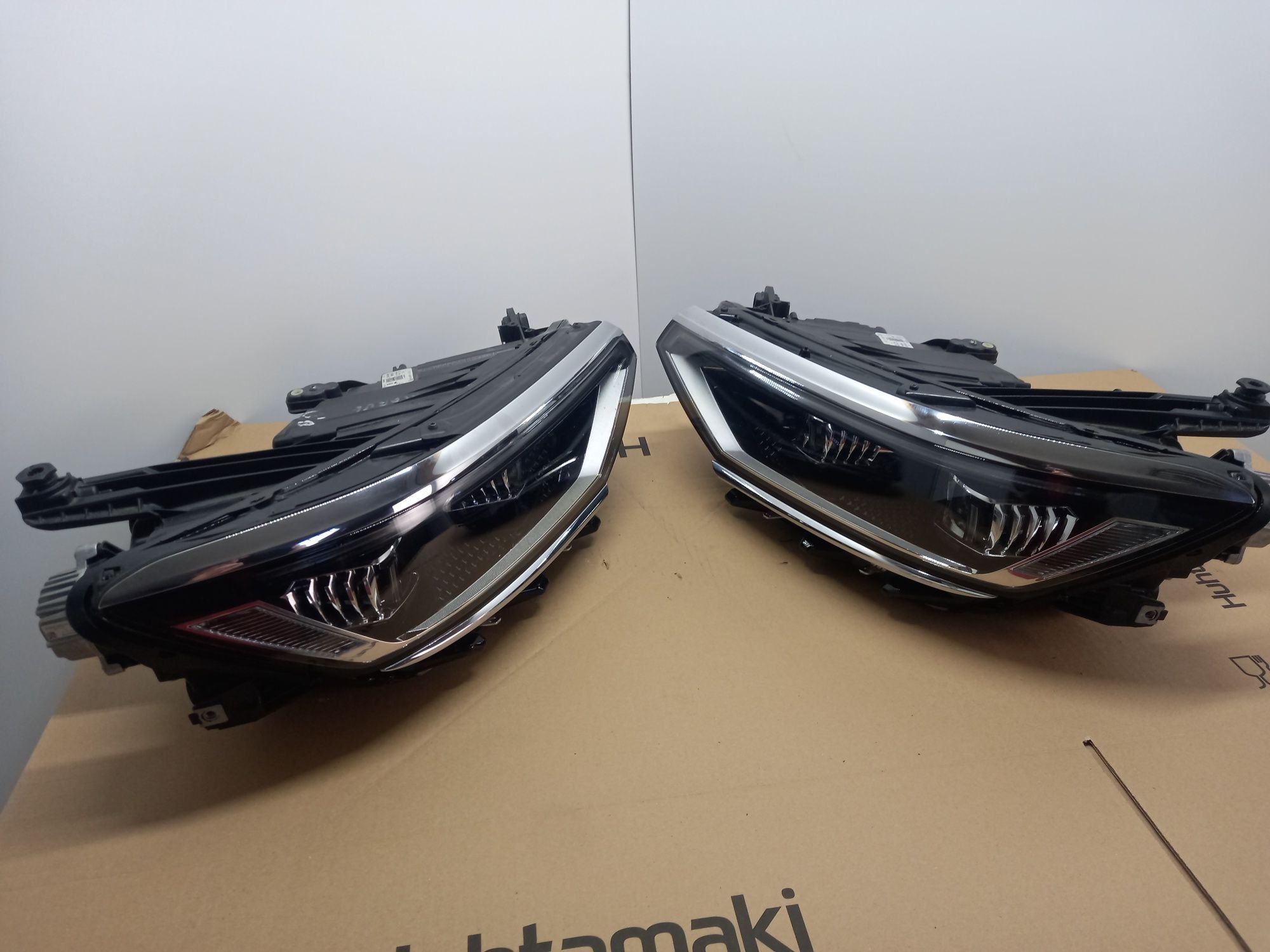 Lewa lampa przednia VW Passat B8 lift