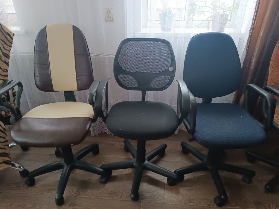 Крісло офісне комп'ютерне