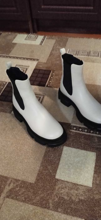 Жіночі ботинки челсі