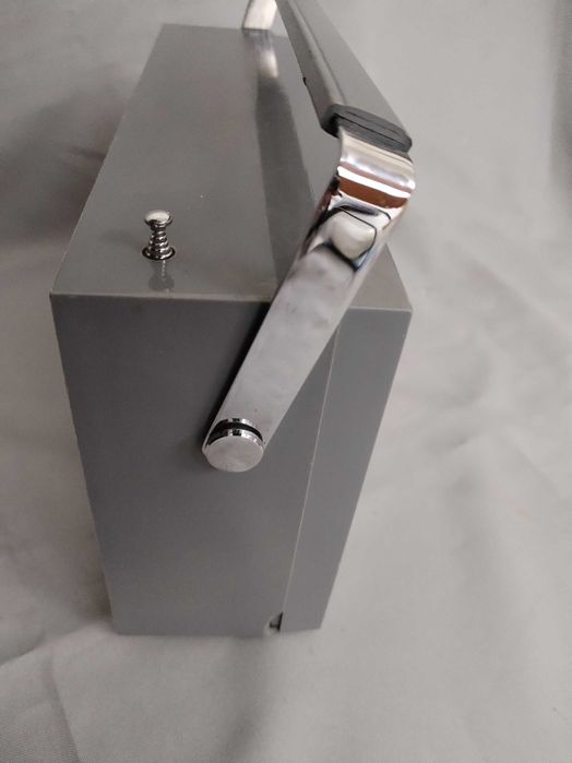 Rádio Portátil “Conion”