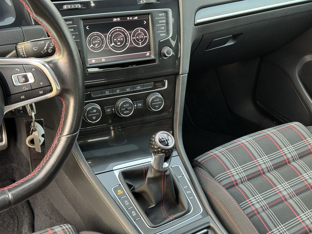 Volkswagen Golf VII GTI Performance