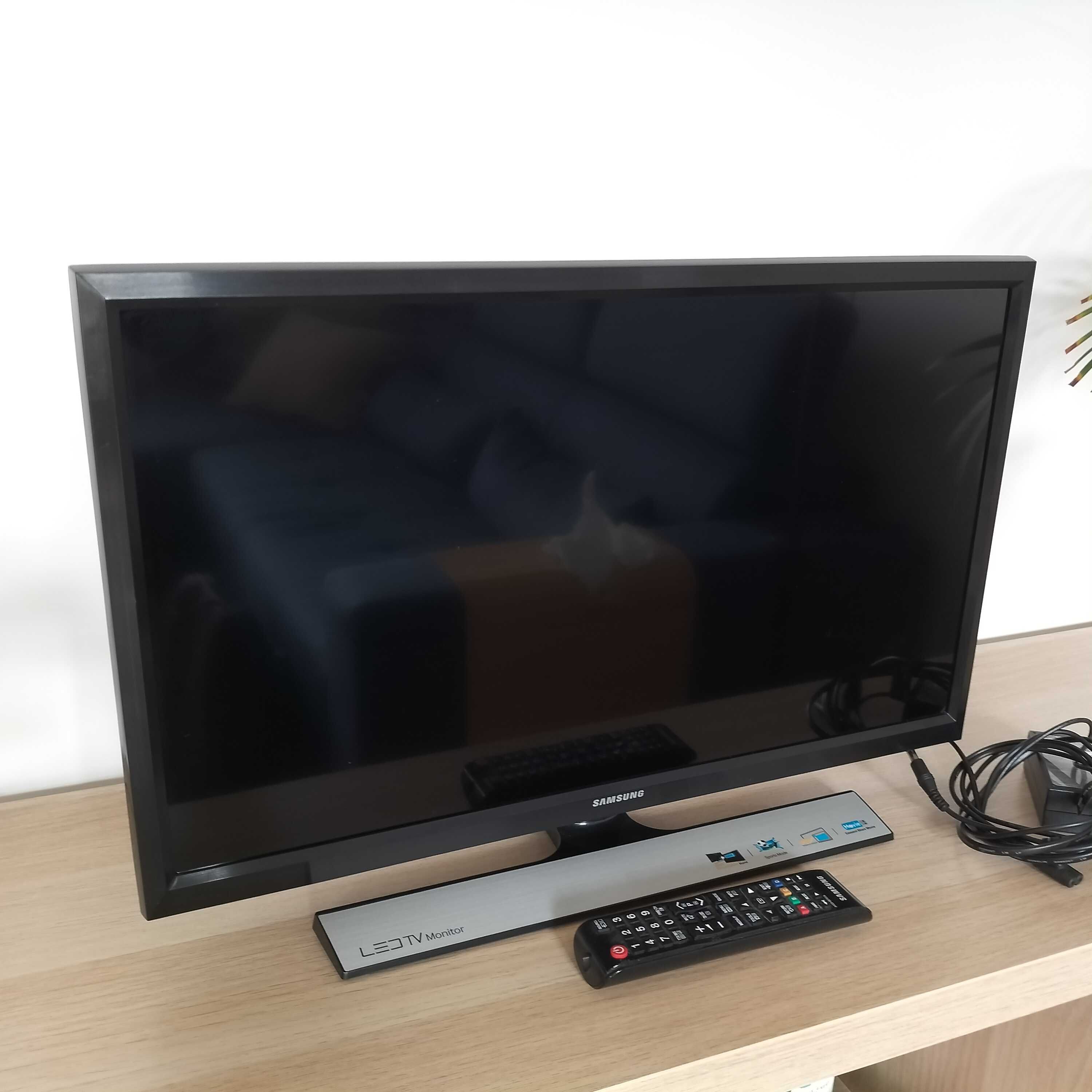 Samsung T24E310EW VA HD 24