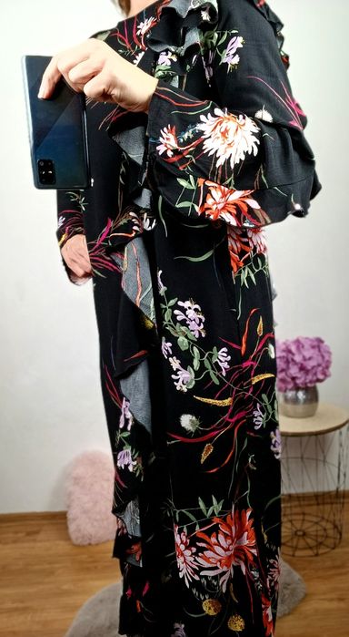 Nowa czarna w kwiaty z falbanami sukienka damska maxi długa XS  H&M 
S