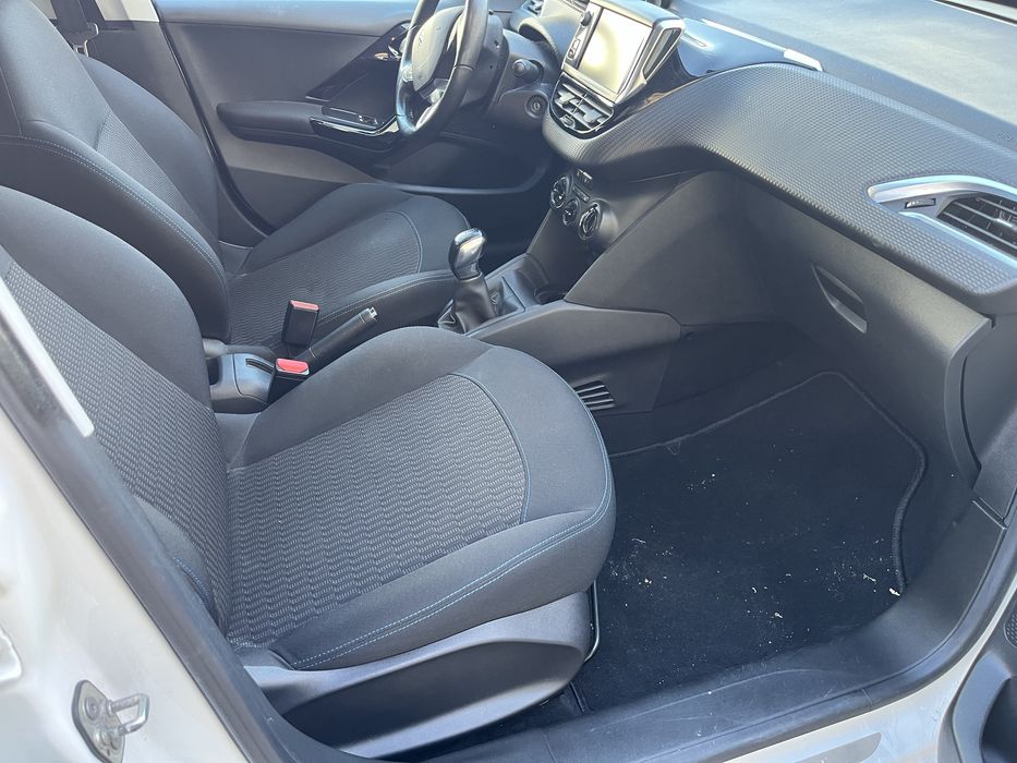 Peugeot 208 1.2 Puretech 82 signature AC