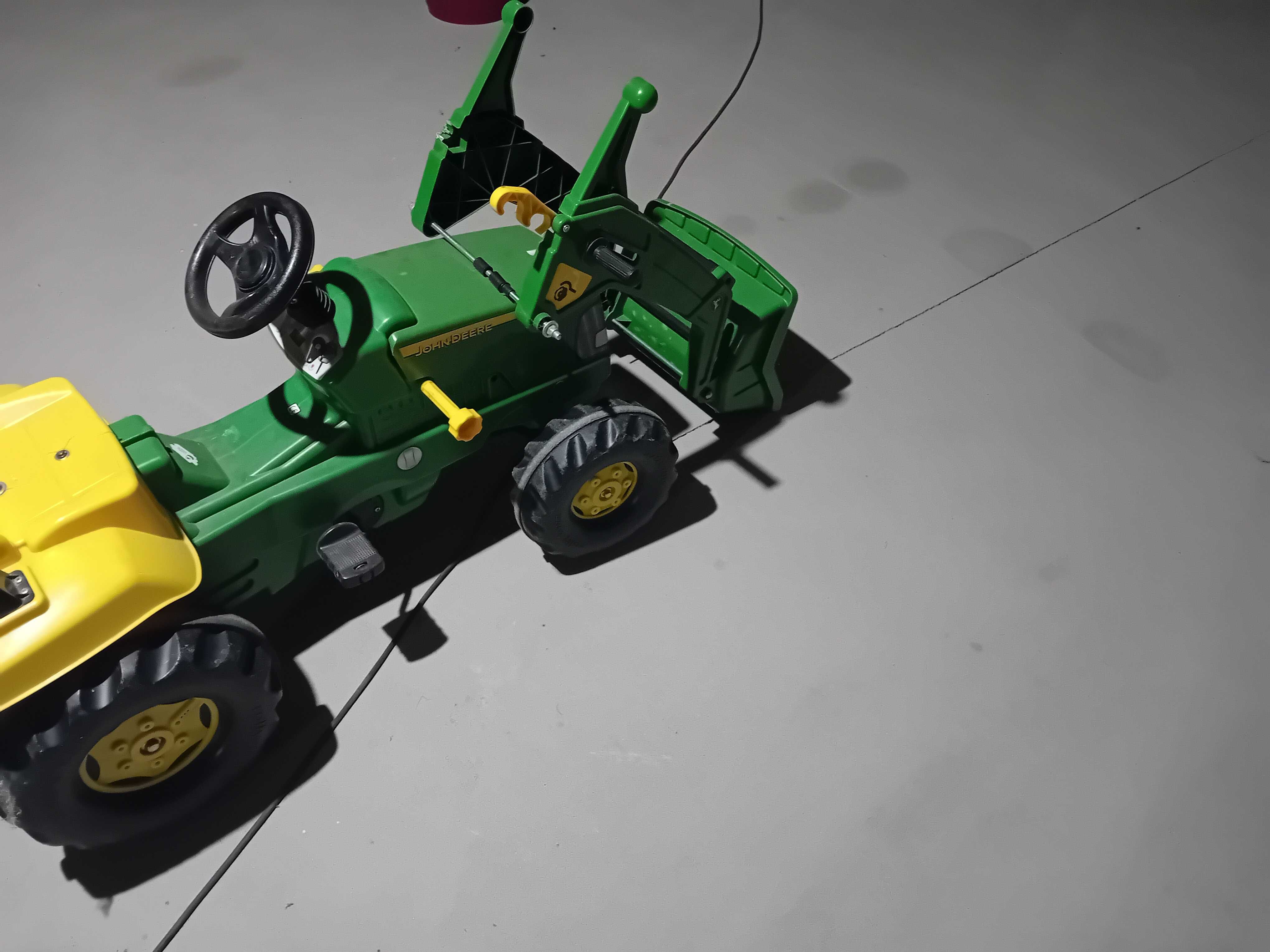 Traktorek z beczką John Deere   na pedały