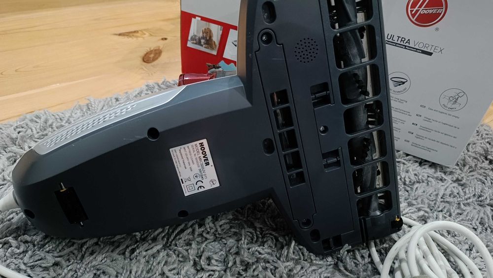 Odkurzacz ręczny Hoover Ultra Vortex biały do wersalek i tapicerek