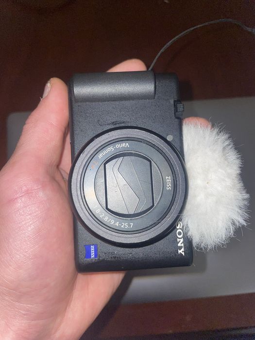 Sony zv-1 стан ідеальний все працює добре знімає супер.ннннннннннннннн