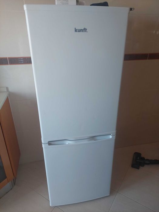Frigorífico Combinado Kunft e Máquina de Lavar Roupa Samsung 8 Kl