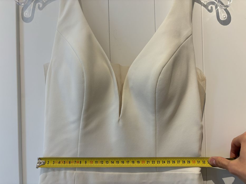 Suknia ślubna, gładka, na ramiączkach. Katowice/Mielec