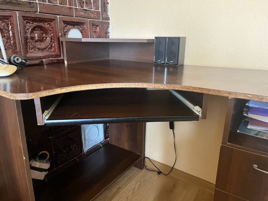 Стіл компютерний