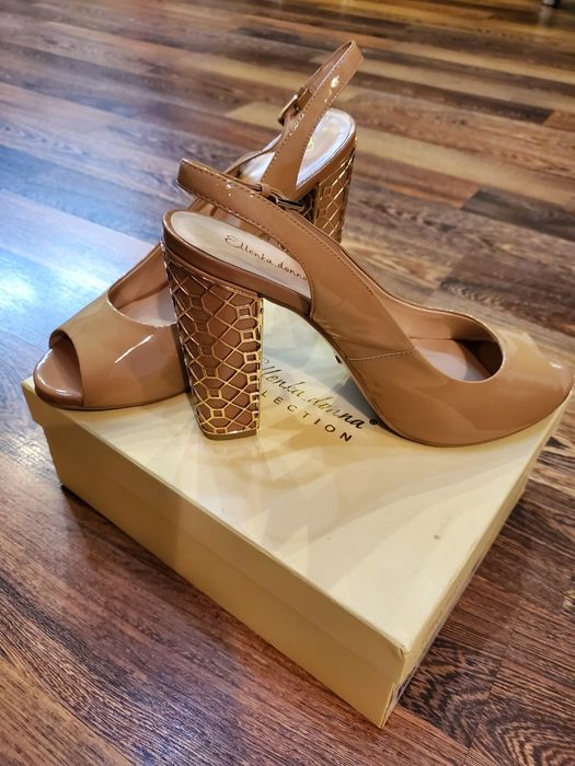 Продам туфли на каблуке