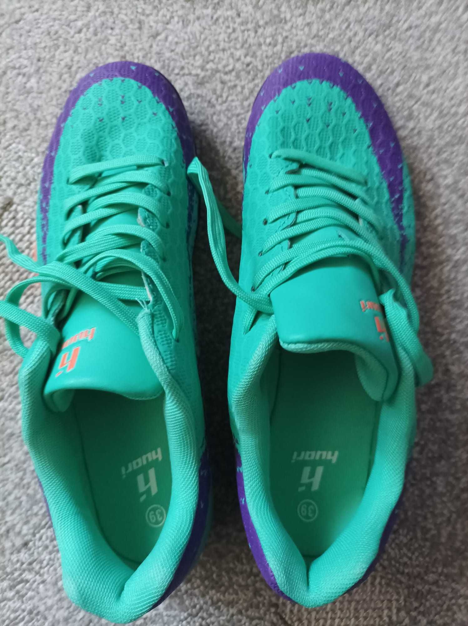 Buty do piłki nożnej Huari w rozmiarze 39