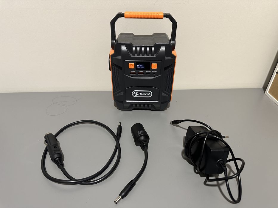 Зарядна станція , портативний зарядний пристрій Flashfish a201