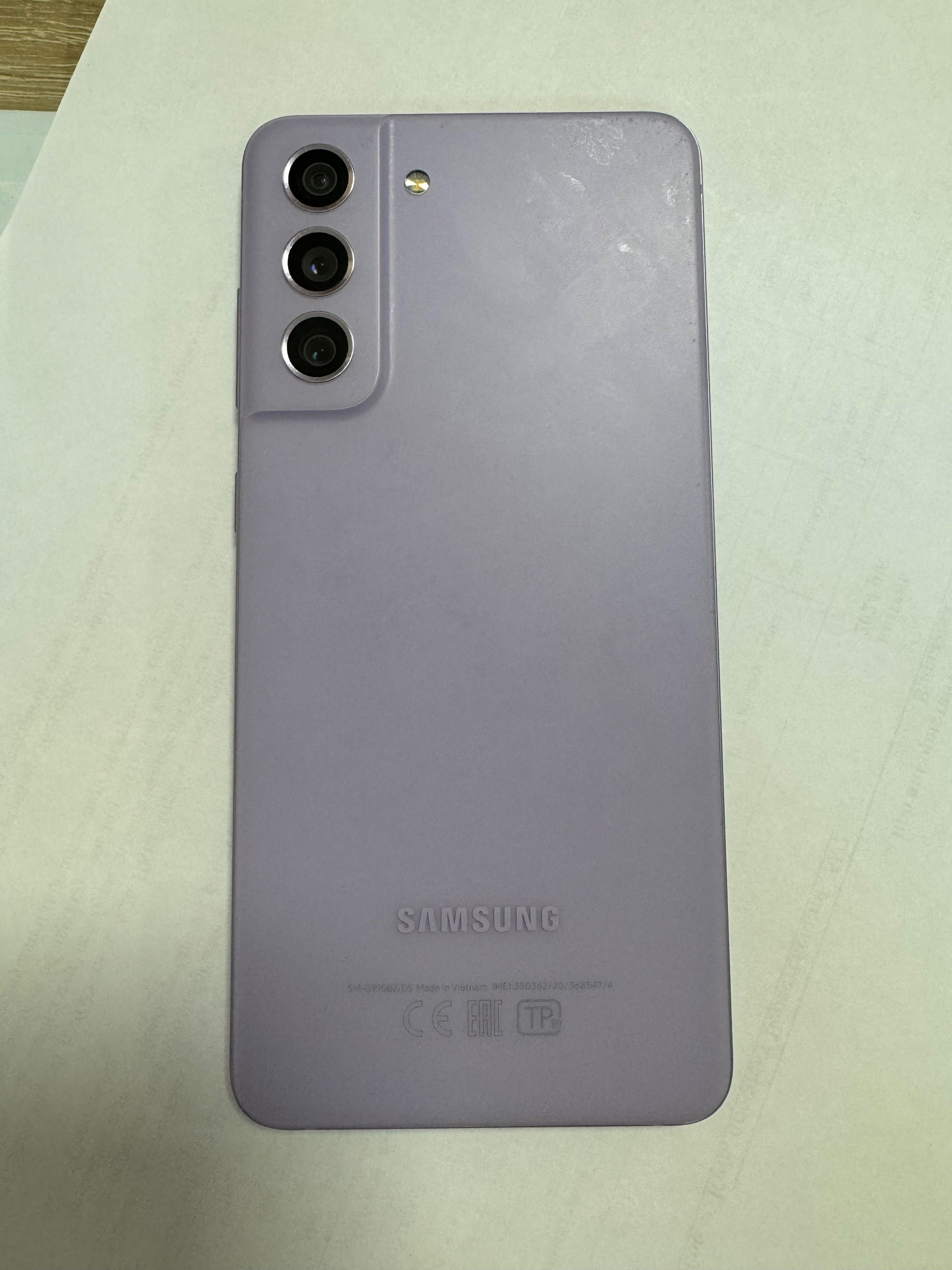 Samsung S21 FE на гарантій