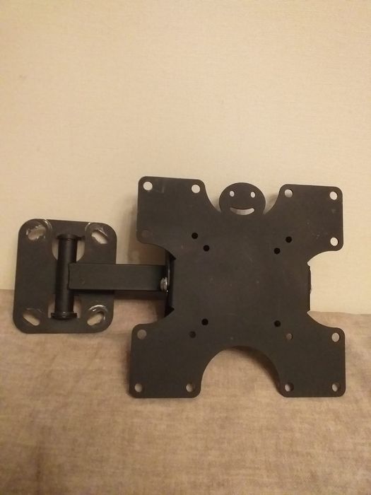 Кріплення для телевізора поворотне.