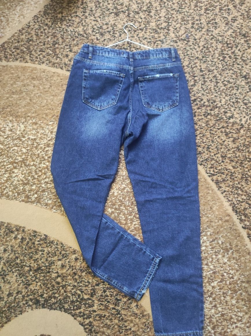 Продам  джинси МОМ