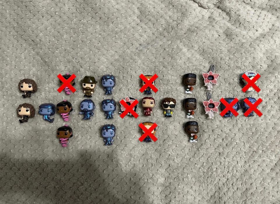 Фігурки kinder joy stranger things