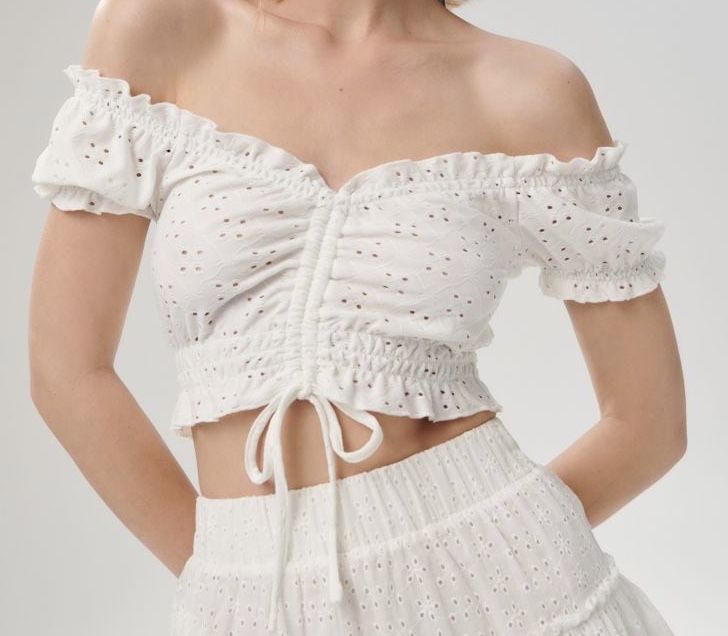 Crop top z wiązaniem biała bluzka sinsay xl ażurowy top