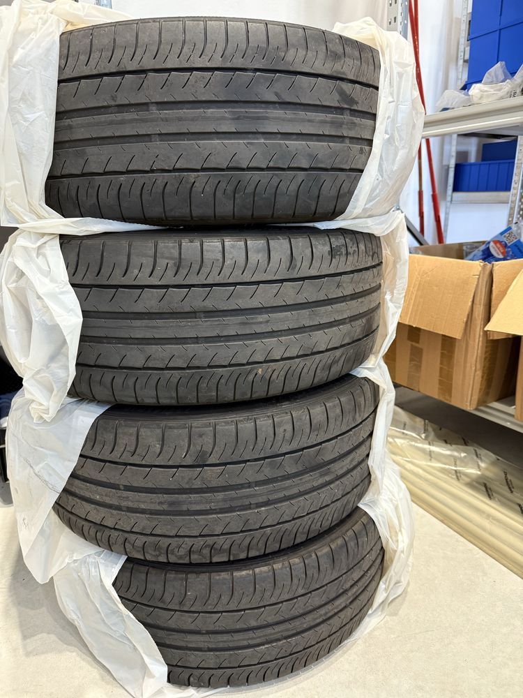 Komolet 4 opon letnich Dunlop 235/45 R18 94Y