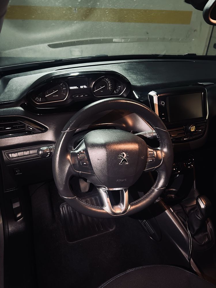Peugeot  208 Semi Novo