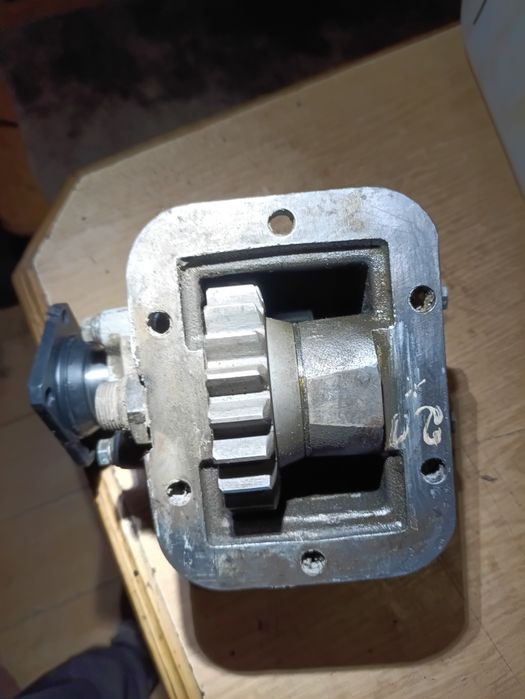 Ком на автокран клинці або івановець