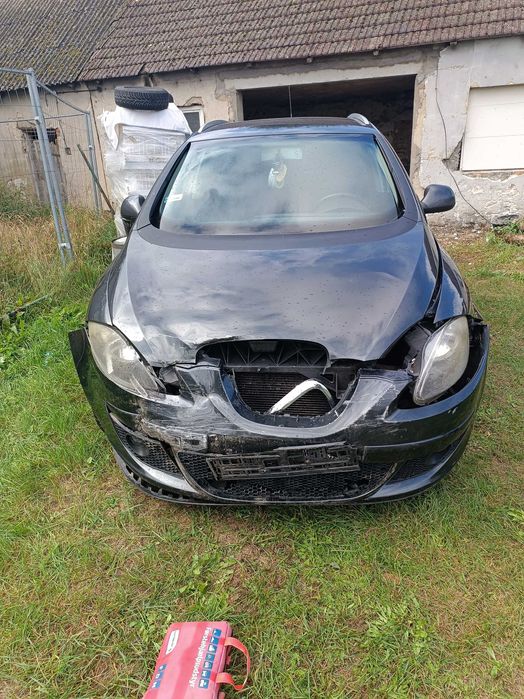 Seat Altea XL 2008 2.0 TDI 140KM, Hak Webasto. Uszkodzony. REZERWACJA