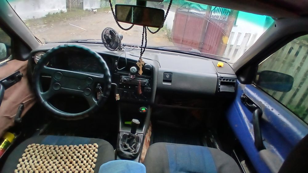 Продам не дорого. Машина на ходу