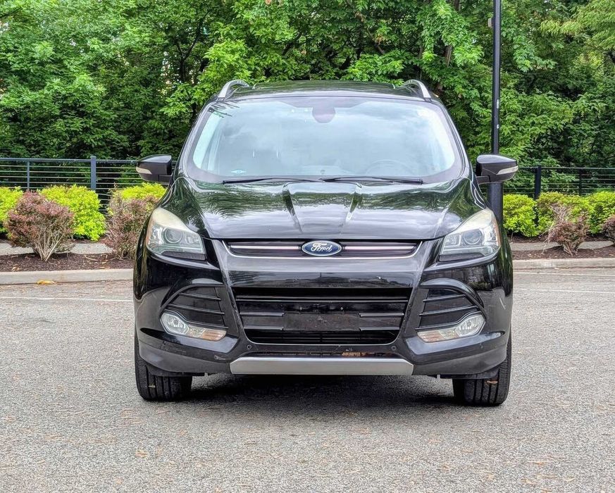 Ford Escape Titanium      2014