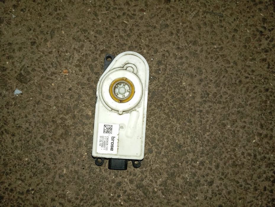 BMW G12,G11,G30 моторчик жалюзі brose c80608-100, оригінал