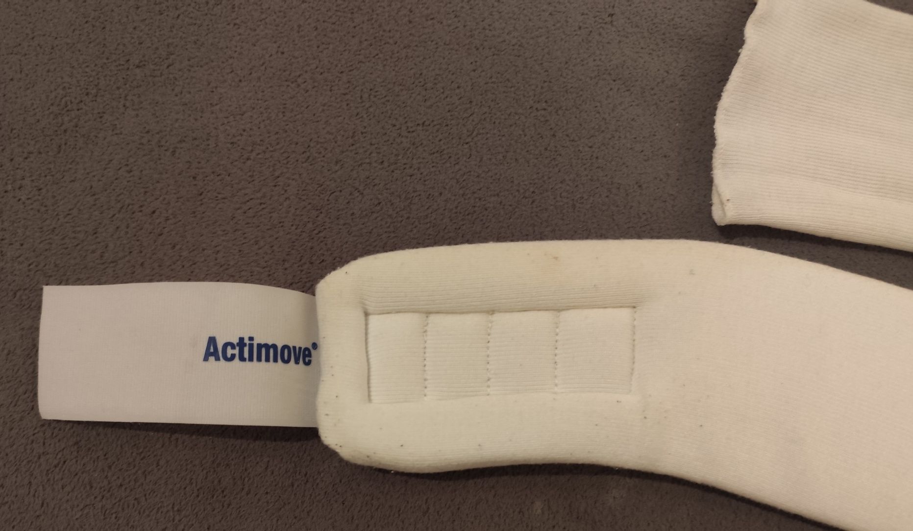 *Colar cervical " Actimove" Tamanho: L