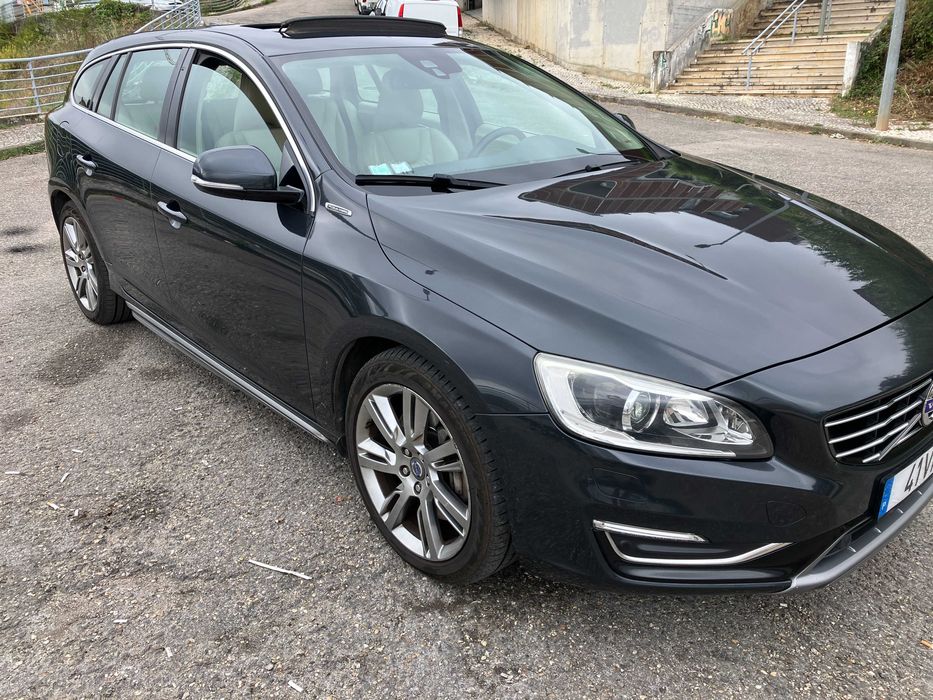 Volvo V60 Plug-In Hybrid - Kit styling e Polestar (300cv)