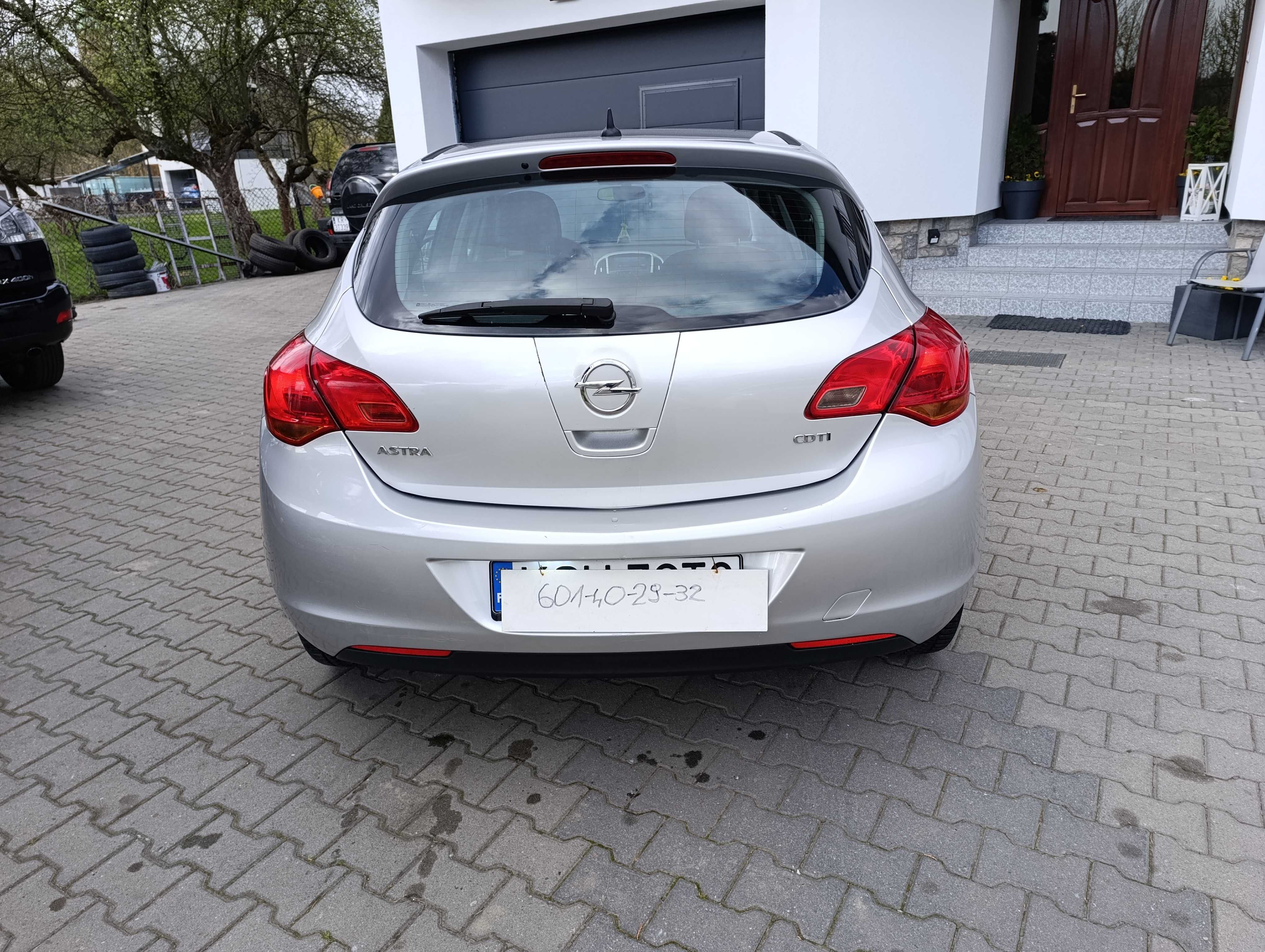 OPEL  ASTRA   Ładny    Oszczędny