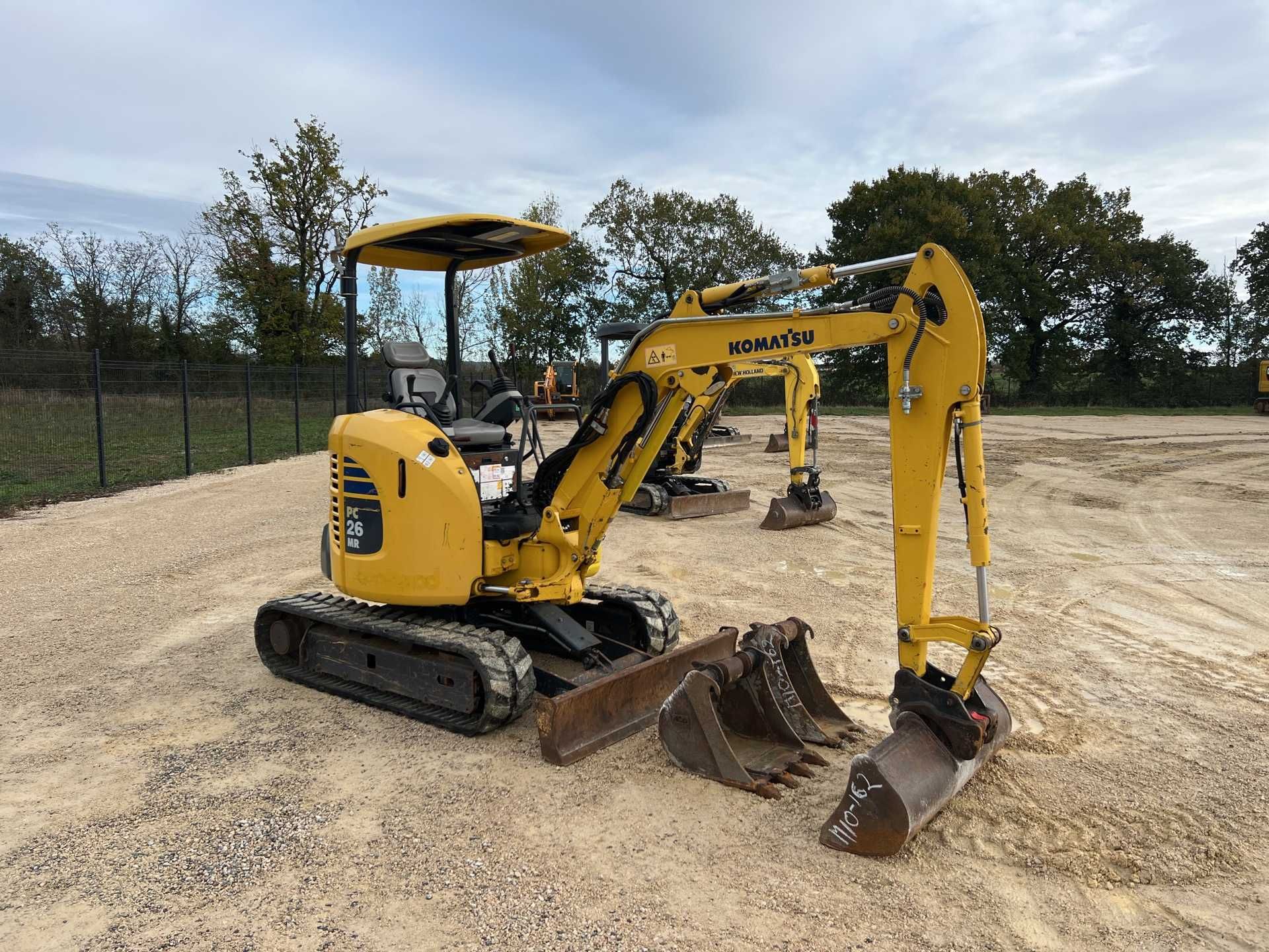 2019 Komatsu PC26MR-3 mini escavadora giratoria