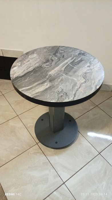 Столик круглий на балкон