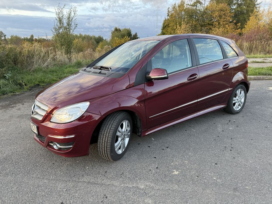Mercedes B 2011 rok