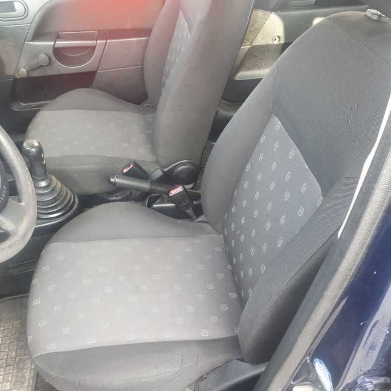 Ford Fiesta MK6 1.3 benzyna 44kW 5 drzwi kolor granatowy W3 na części