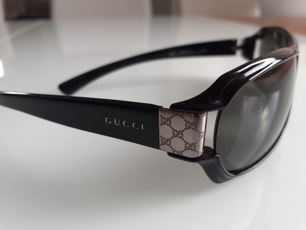 GUCCI  Markowe oryginalne okulary przeciwsłoneczne z 1999r.