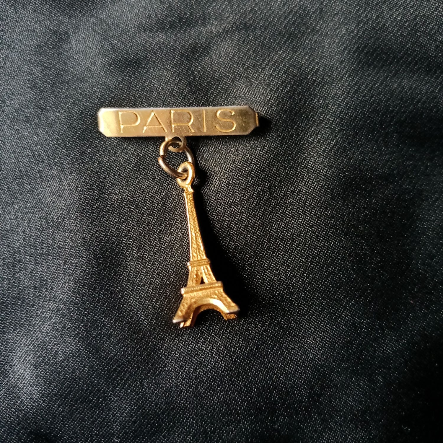Vintage broszka "Paris" z wieżą Eiffla – retro styl, mosiądz/brąz