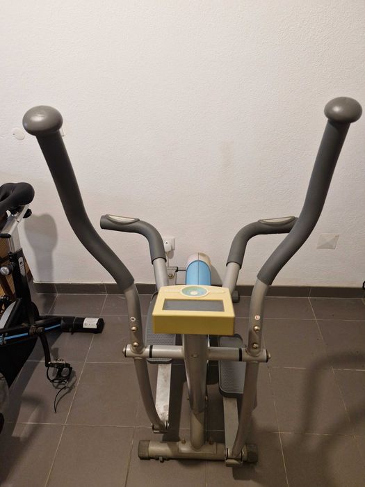 Maquina treino elíptica