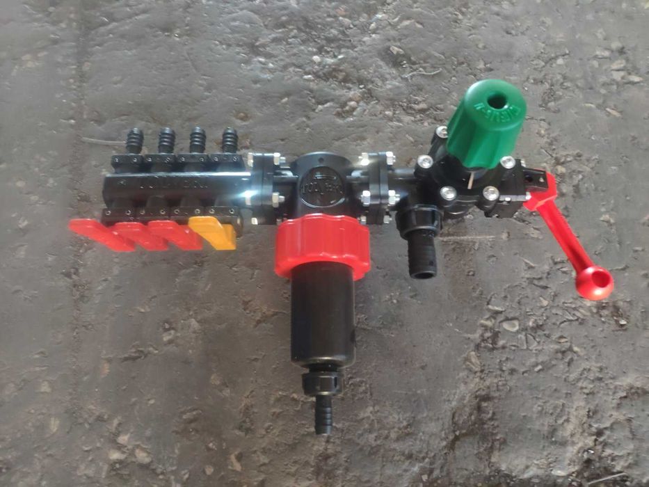 Розподільник распределитель регулятор тиску давления оприскувача