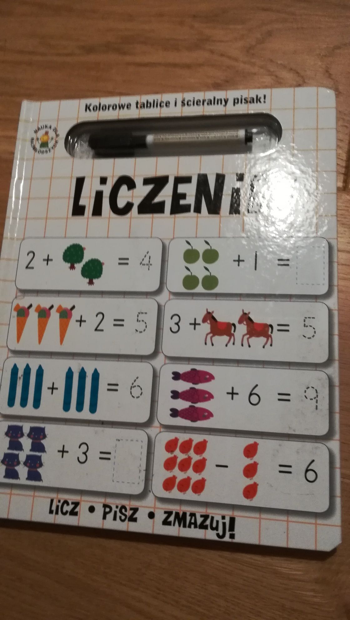 licz, pisz, zmazuj. Liczenie. Kolorowe tablice i ścieralny pisak